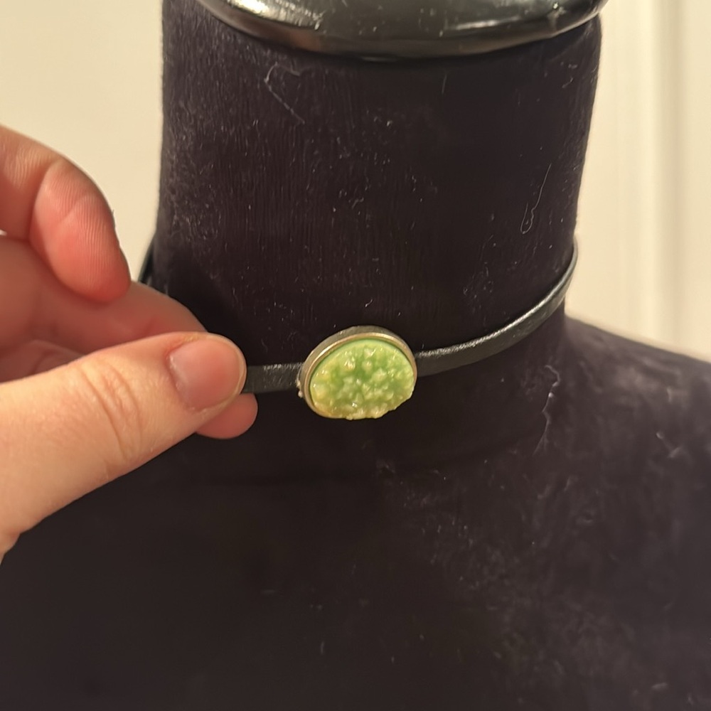 Elegant Green Choker Necklace